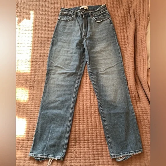 Abercrombie & Fitch High Rise Blue Jeans - Picture 1 of 5